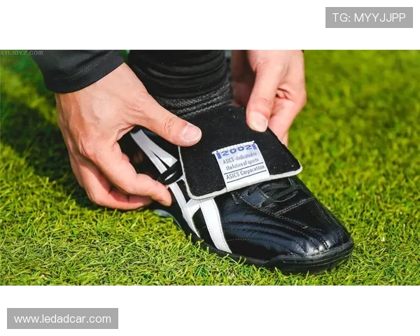 足球明星倾情推荐tf足球鞋助力赛场表现提升与风格彰显