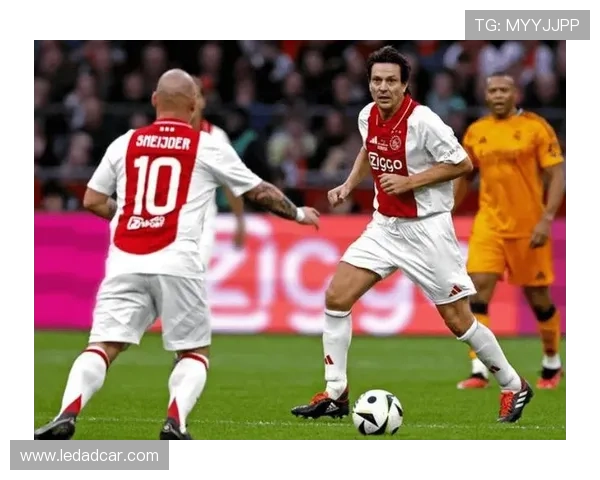 足球明星在绿茵场上的精彩瞬间与动作描写的生动呈现