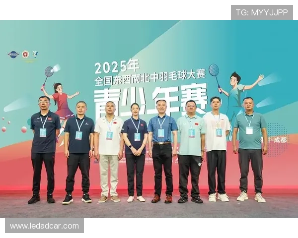 成都羽毛球队在全国羽毛球配合排行榜中荣获第四名的辉煌成就